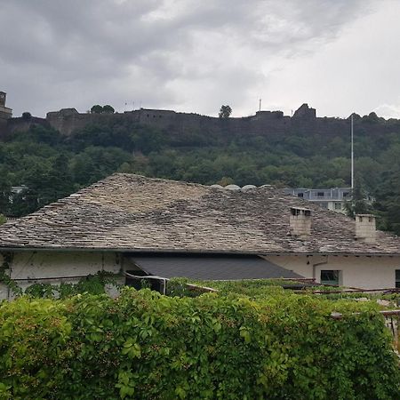 Eva Guesthouse Gjirokastër Exteriör bild